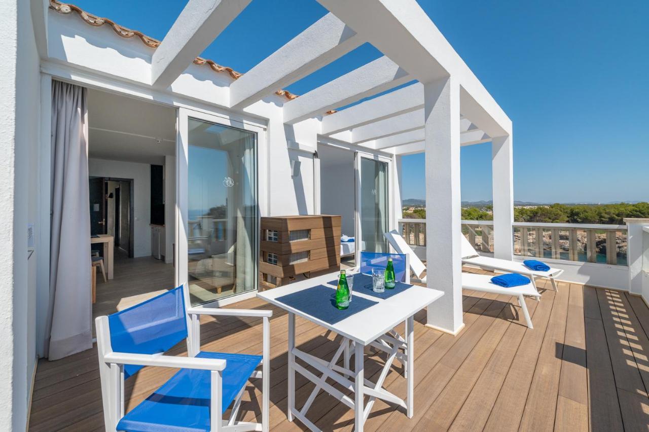 Orange Colom - Seaside